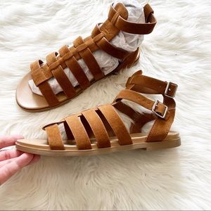 JustFab NEW Brown Faux Suede All Strapped In Gladiator Flat Sandals Size 8.5